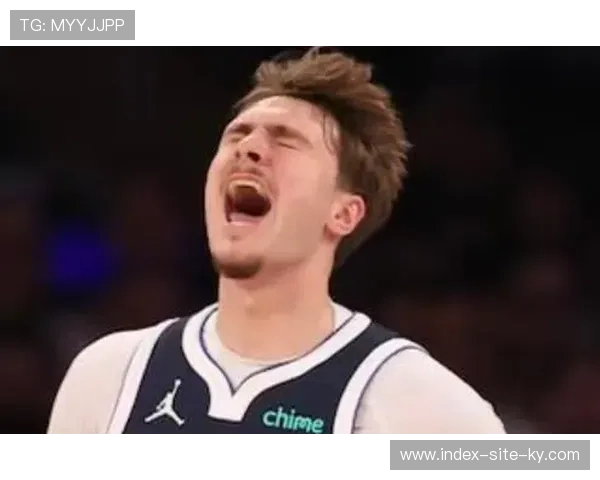 新秀弗拉格空砍49分创队史纪录 独行侠球衣退役夜遭黄蜂准绝杀 新秀弗拉格空砍49分创队史纪录 独行侠球衣退役夜遭黄蜂准绝杀